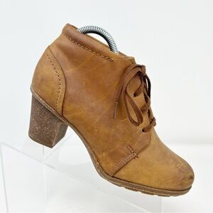 Clarks Brown Tan Leather Sashlin Sue Ankle Lace Up Booties Size 9 Comfort